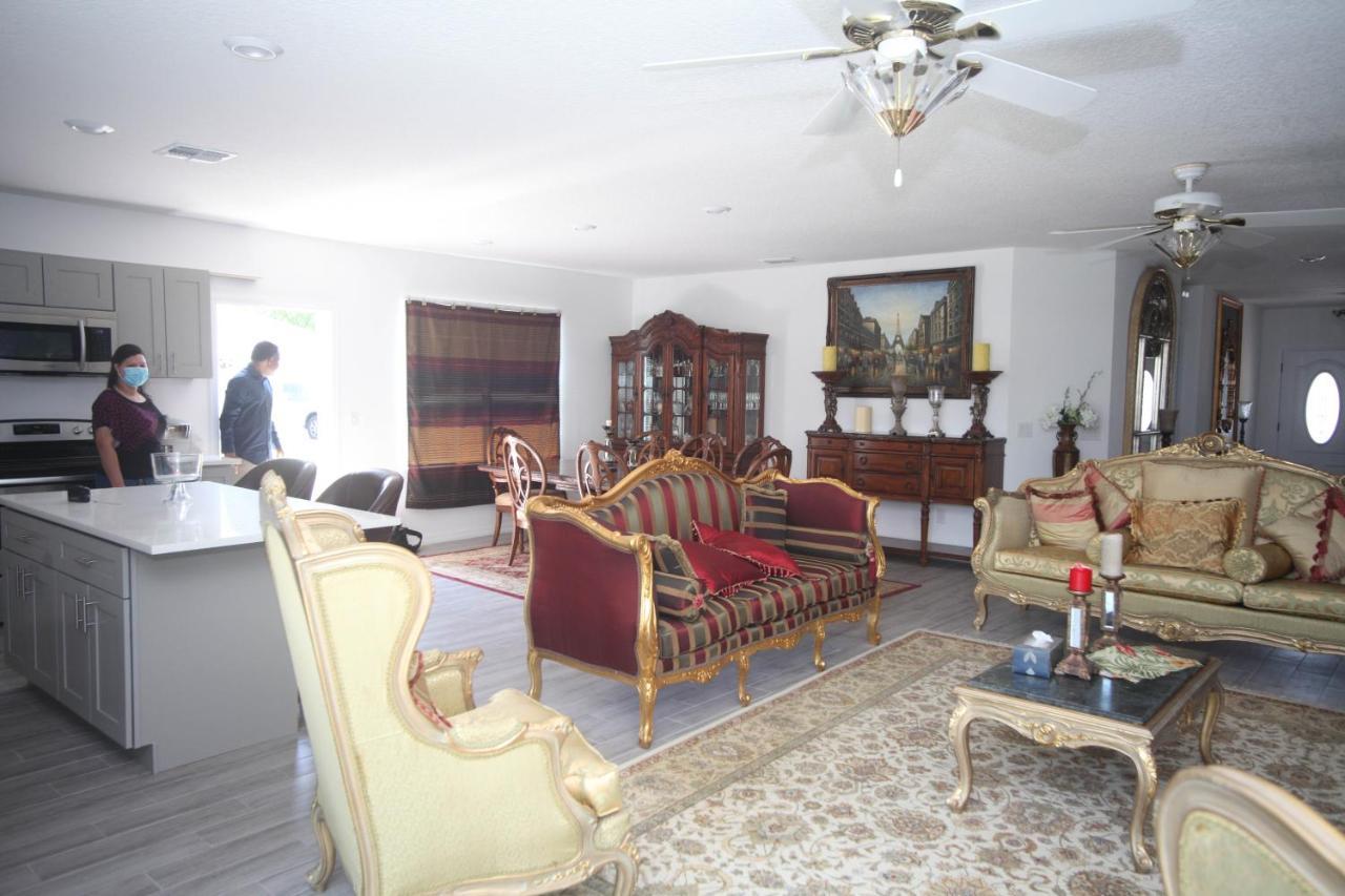 A Beautiful Queen Bedroom Orlando Exterior foto
