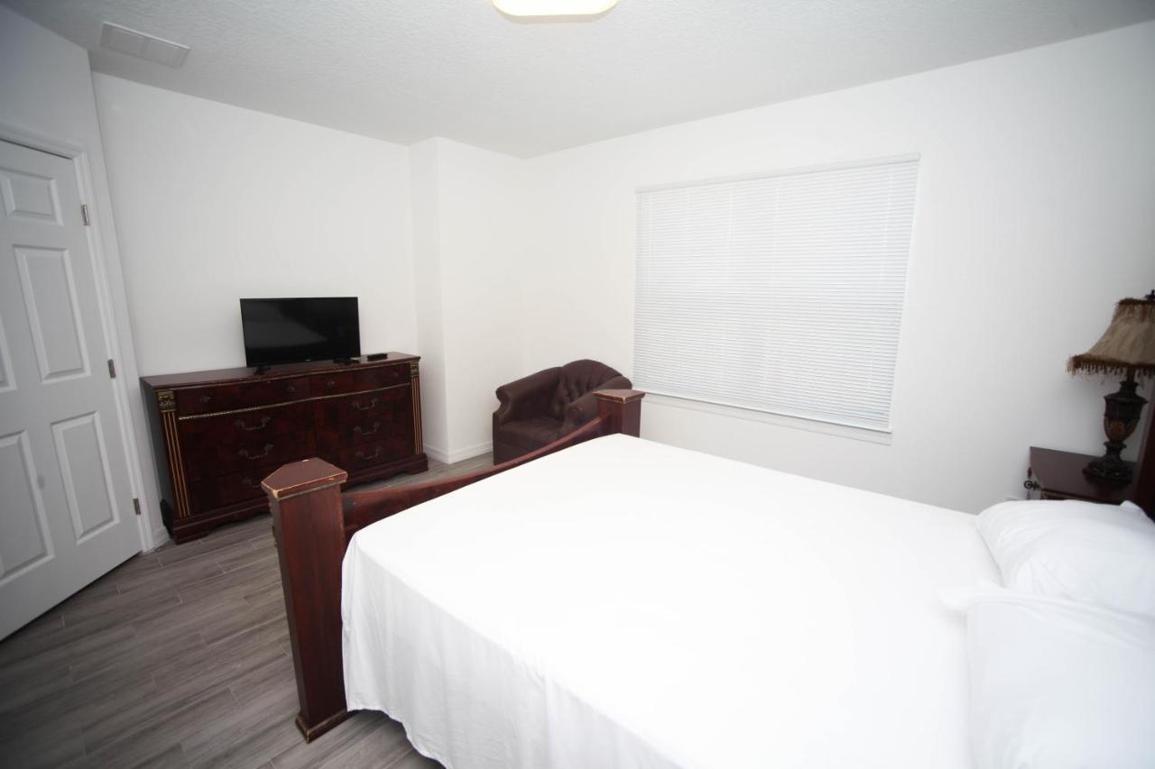 A Beautiful Queen Bedroom Orlando Exterior foto